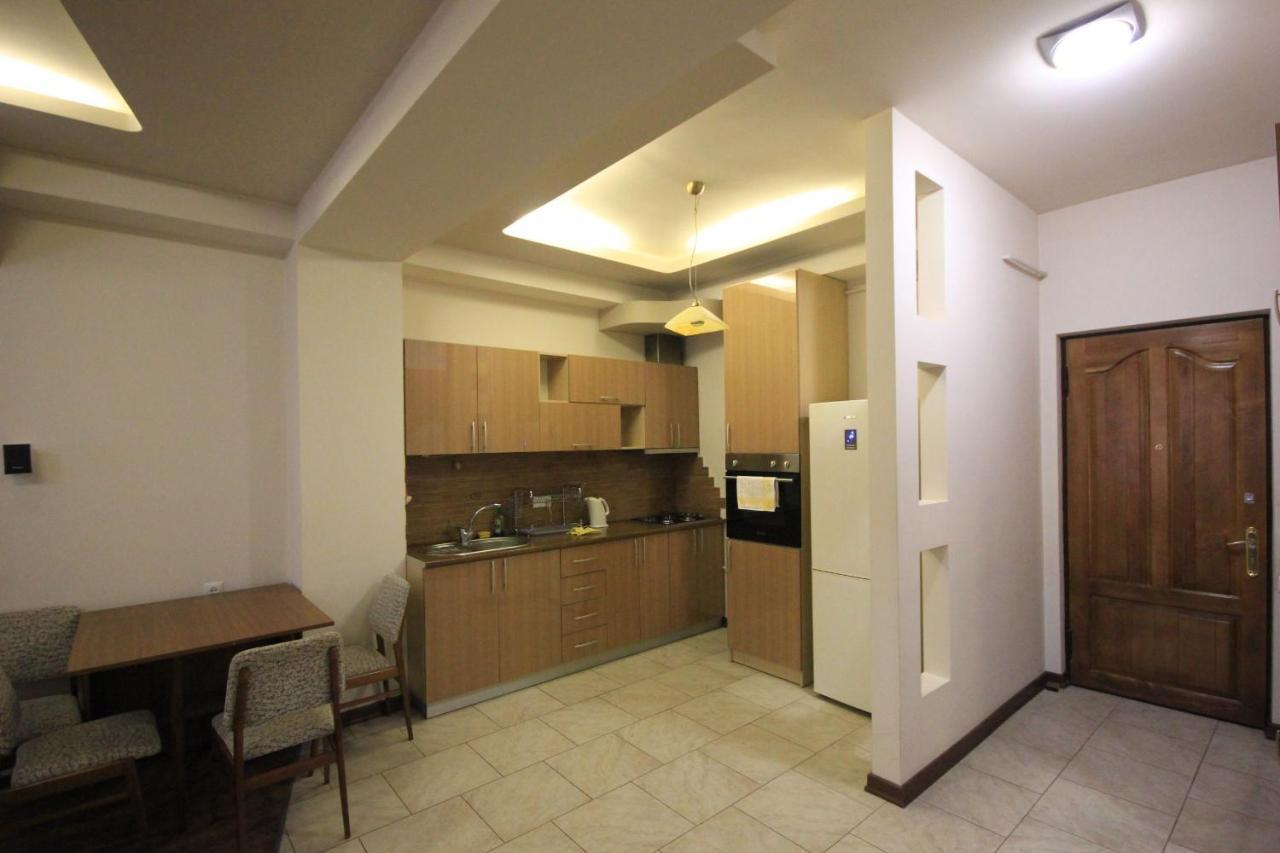 Rent Inn Yerevan On North Avenue מראה חיצוני תמונה